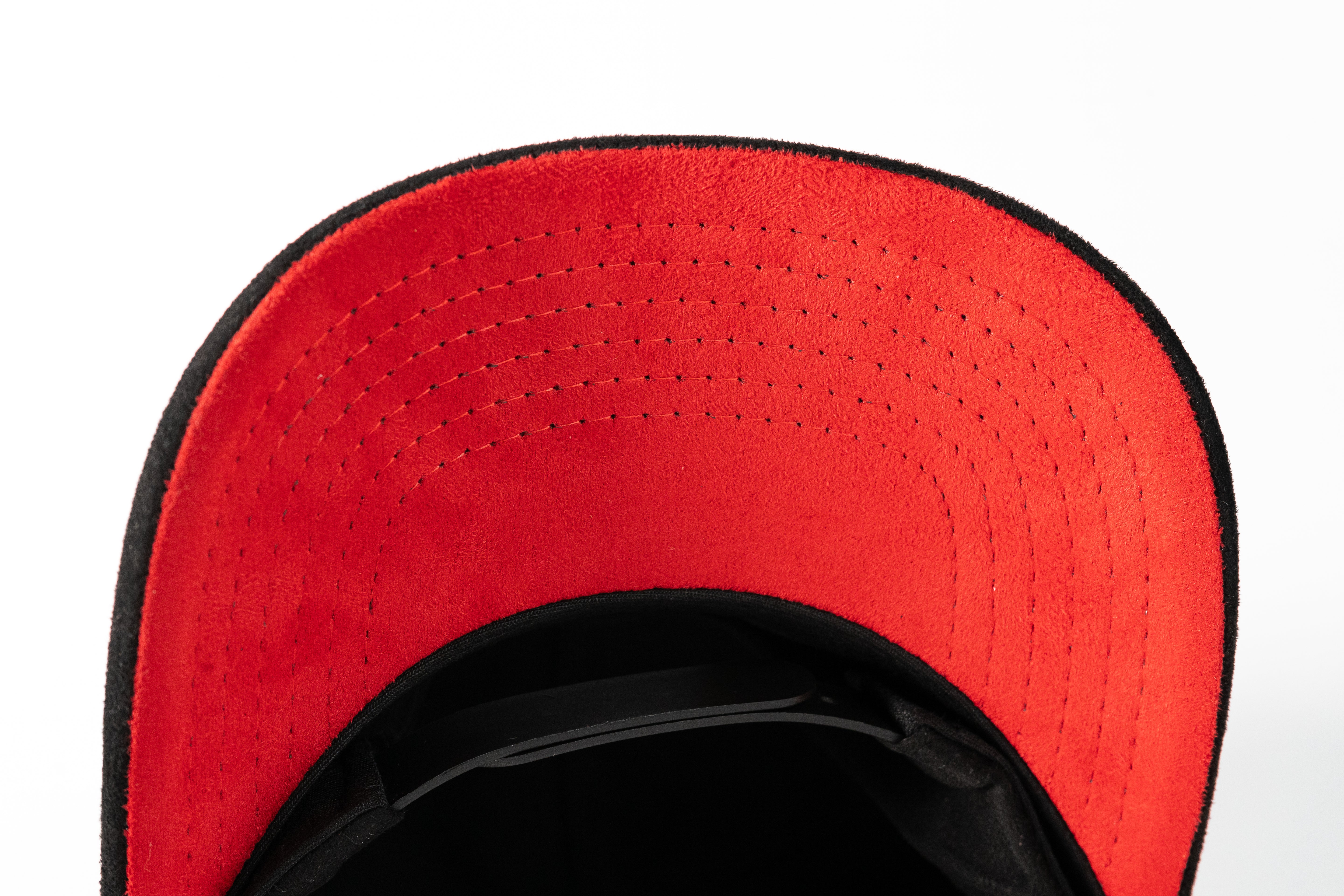 Gamuza Black/Red | NISSI